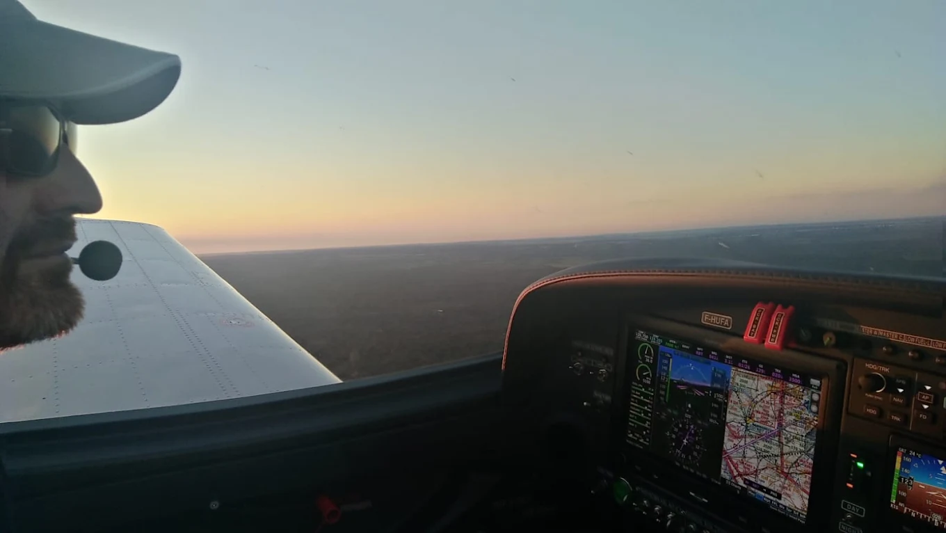 G3X Glass Cockpit Evening Flight Aeroclub des IPSA